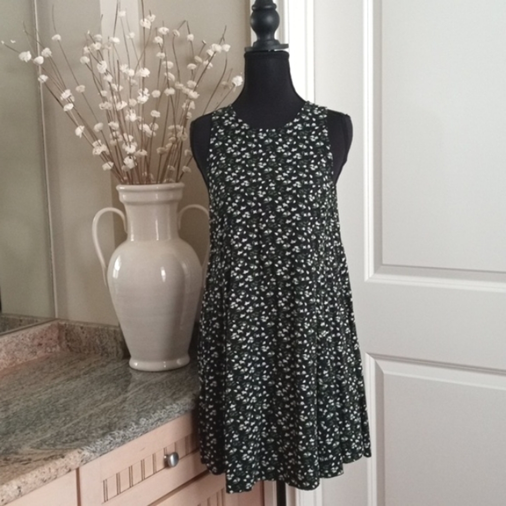 Old Navy Floral Sleeveless. Dress Size Small